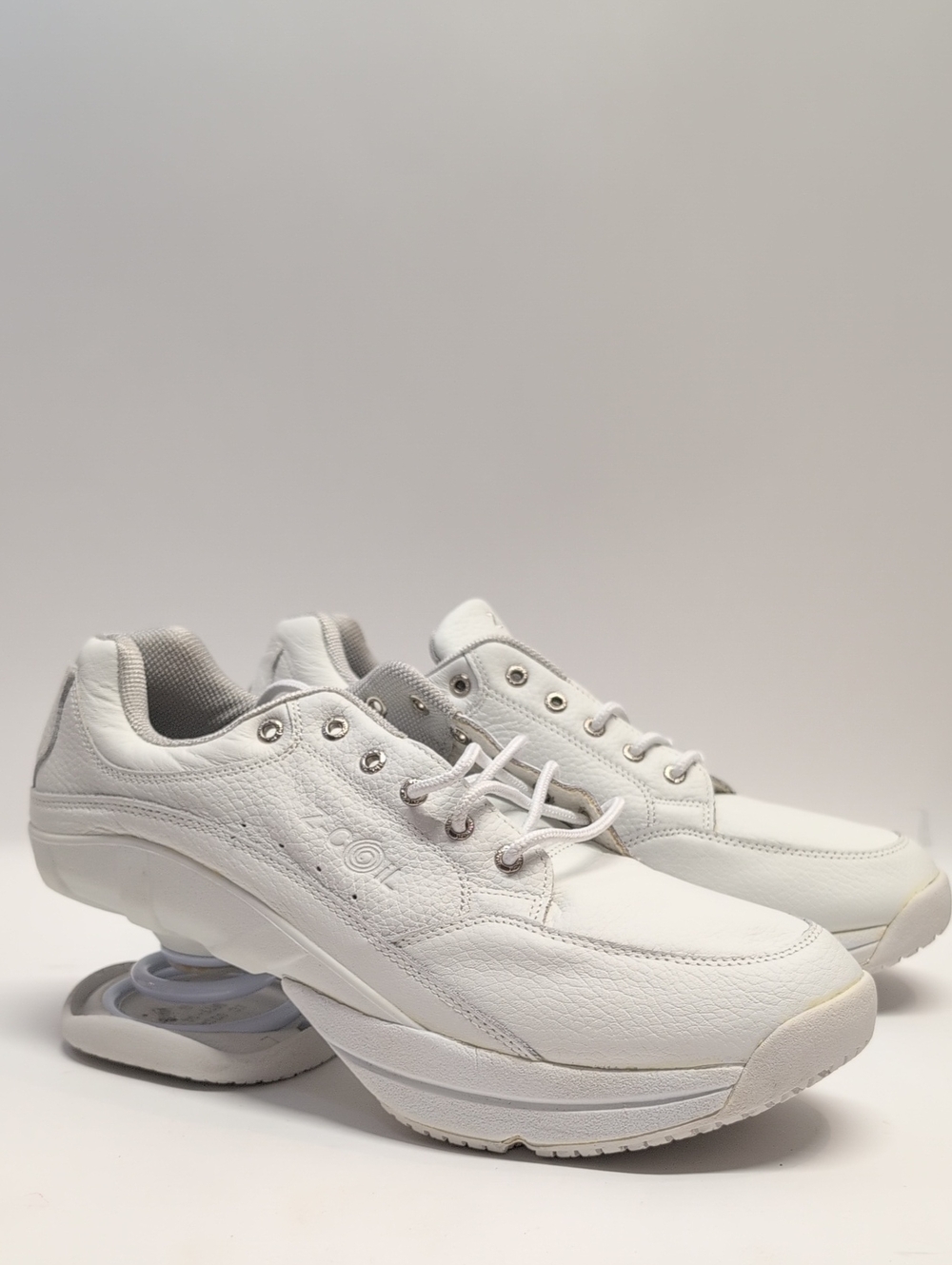 Z-Coil Men's All-White Athletic Lace-Up Sneakers Size 11